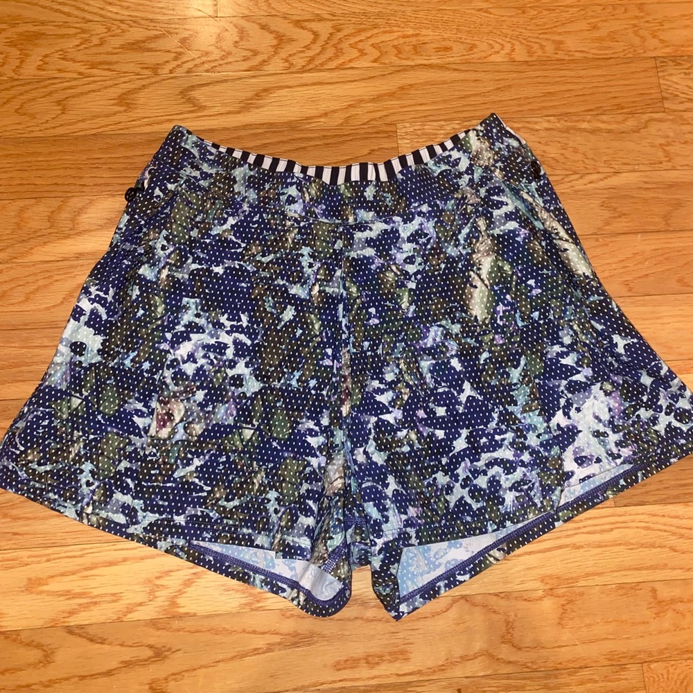 Lulu lemon patterned shorts